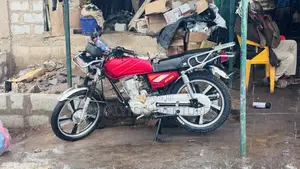 Royal RY125 2025 Red