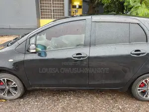 Toyota Vitz 2010 Black