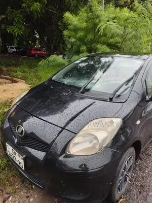 Toyota Vitz 2010 Black