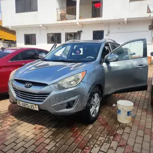 Hyundai Tucson GLS AWD 2011 Gray