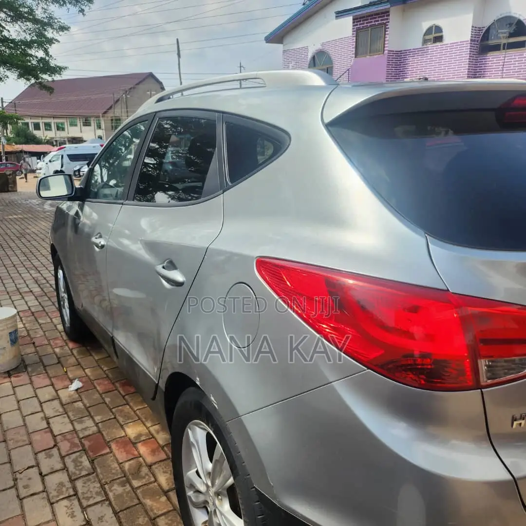 Hyundai Tucson GLS AWD 2011 Gray