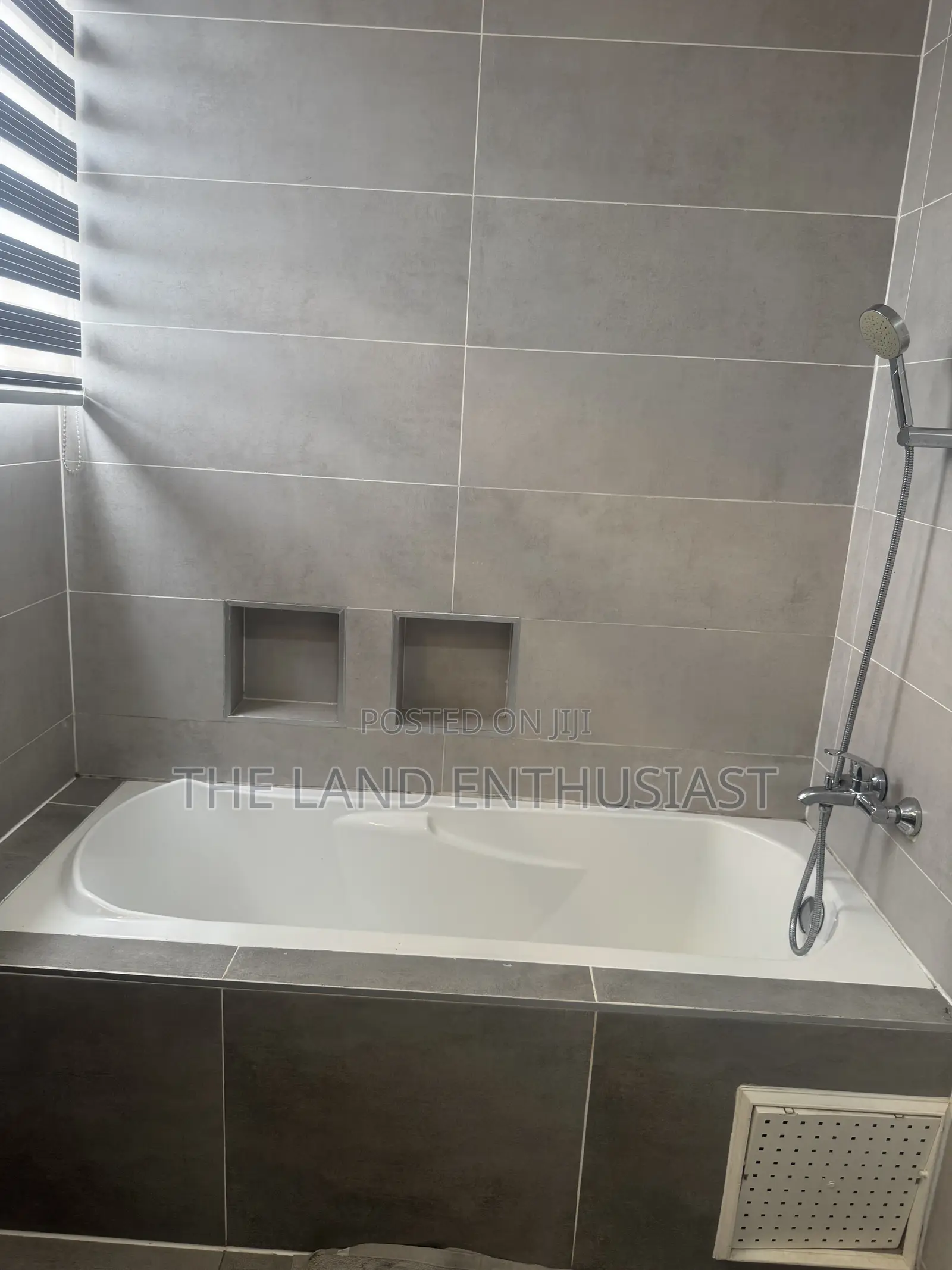 Furnished 3bdrm Townhouse / Terrace in North Legon for rent