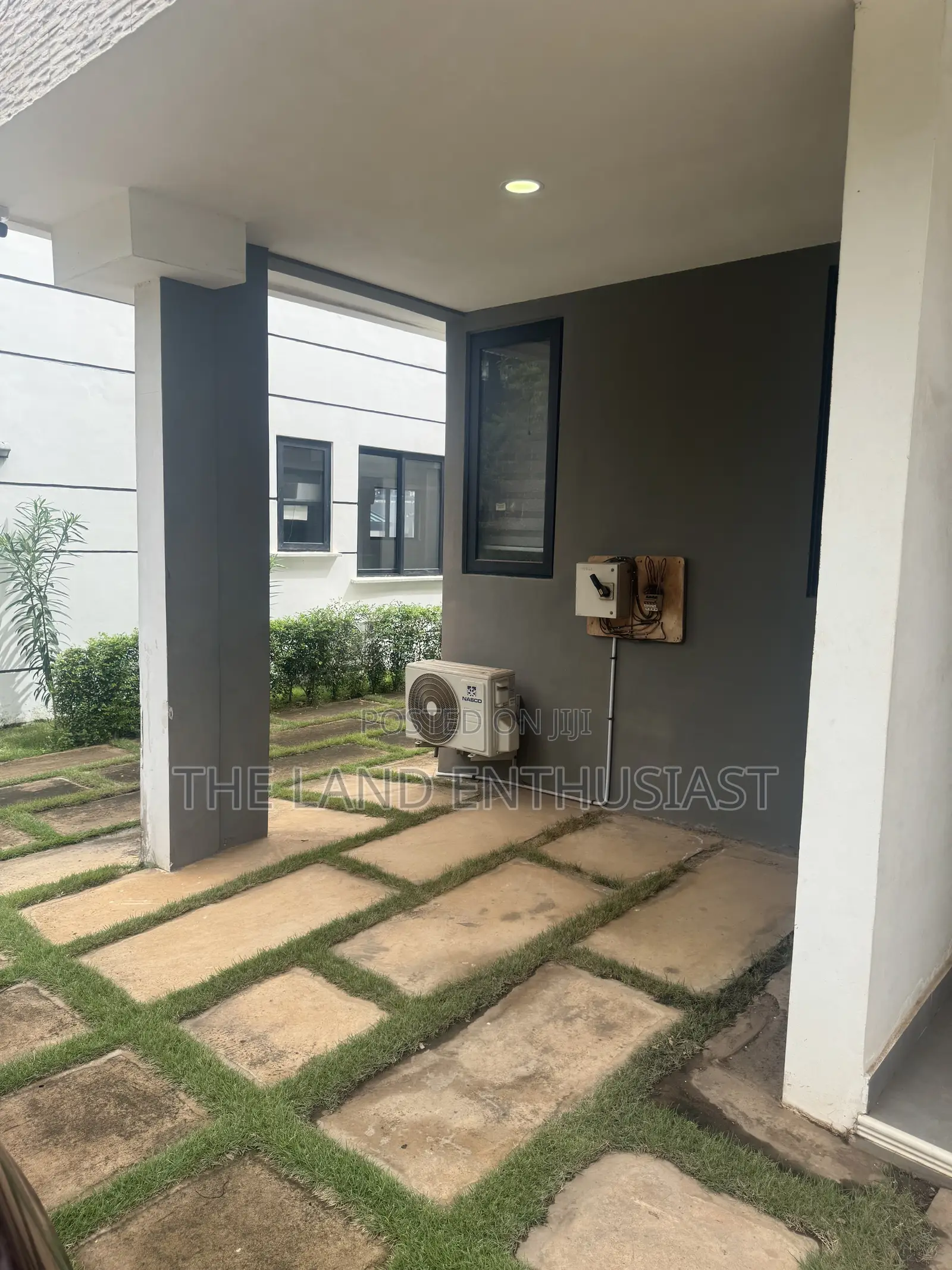 Furnished 3bdrm Townhouse / Terrace in North Legon for rent
