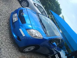 Toyota Vitz 1.3 FWD 3dr 2010 Blue