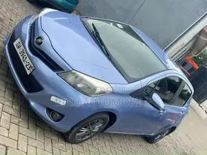 Toyota Vitz 1.3 FWD 5dr 2012 Blue