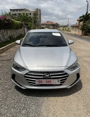 Hyundai Elantra SE Sedan FWD (2.0L 4cyl 6M) 2017 Silver