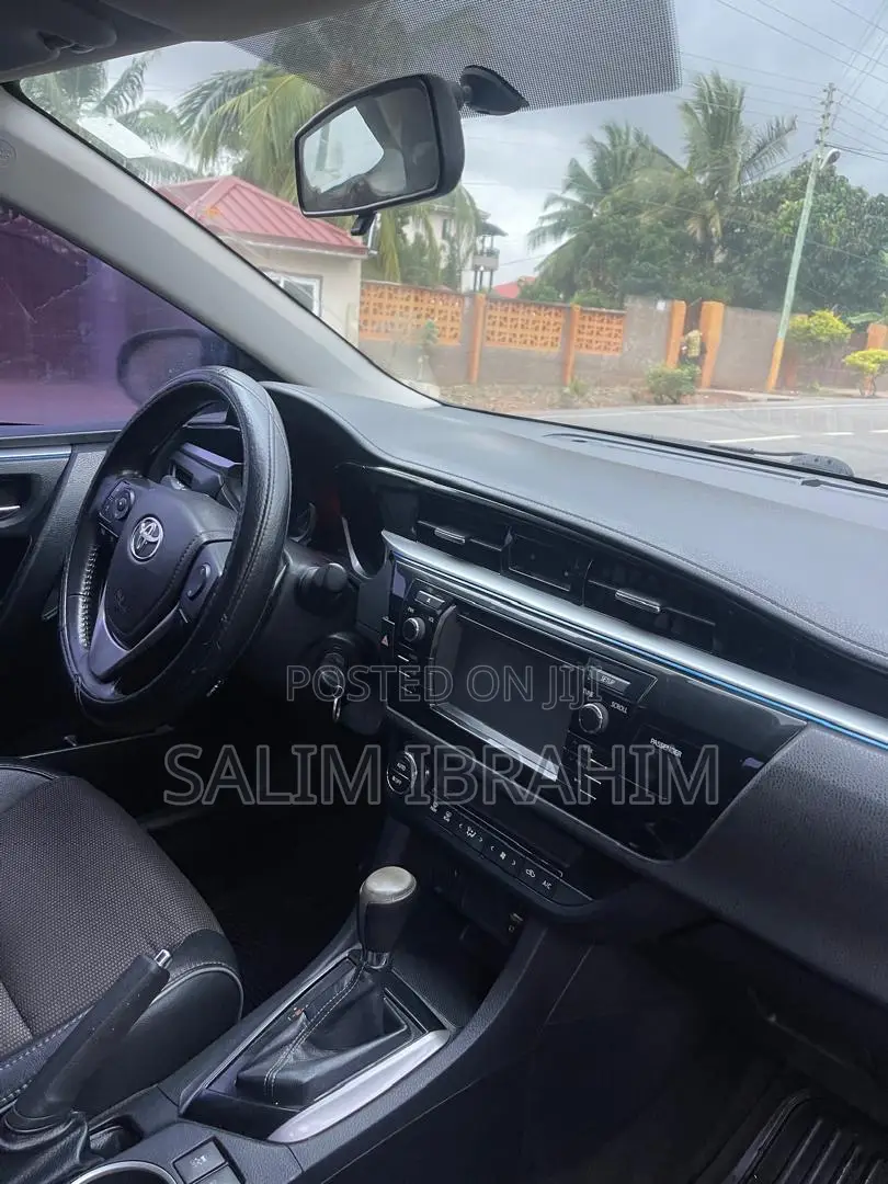 Toyota Corolla S 4dr Sedan (1.8L 4cyl CVT) 2015 Gray