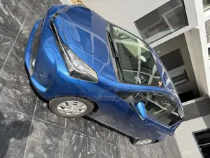 Toyota Vitz 1.3 FWD 5dr 2015 Blue