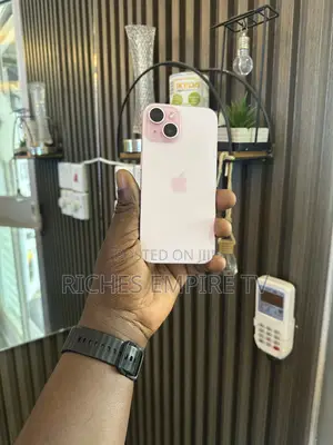 Apple iPhone 15 128 GB Pink