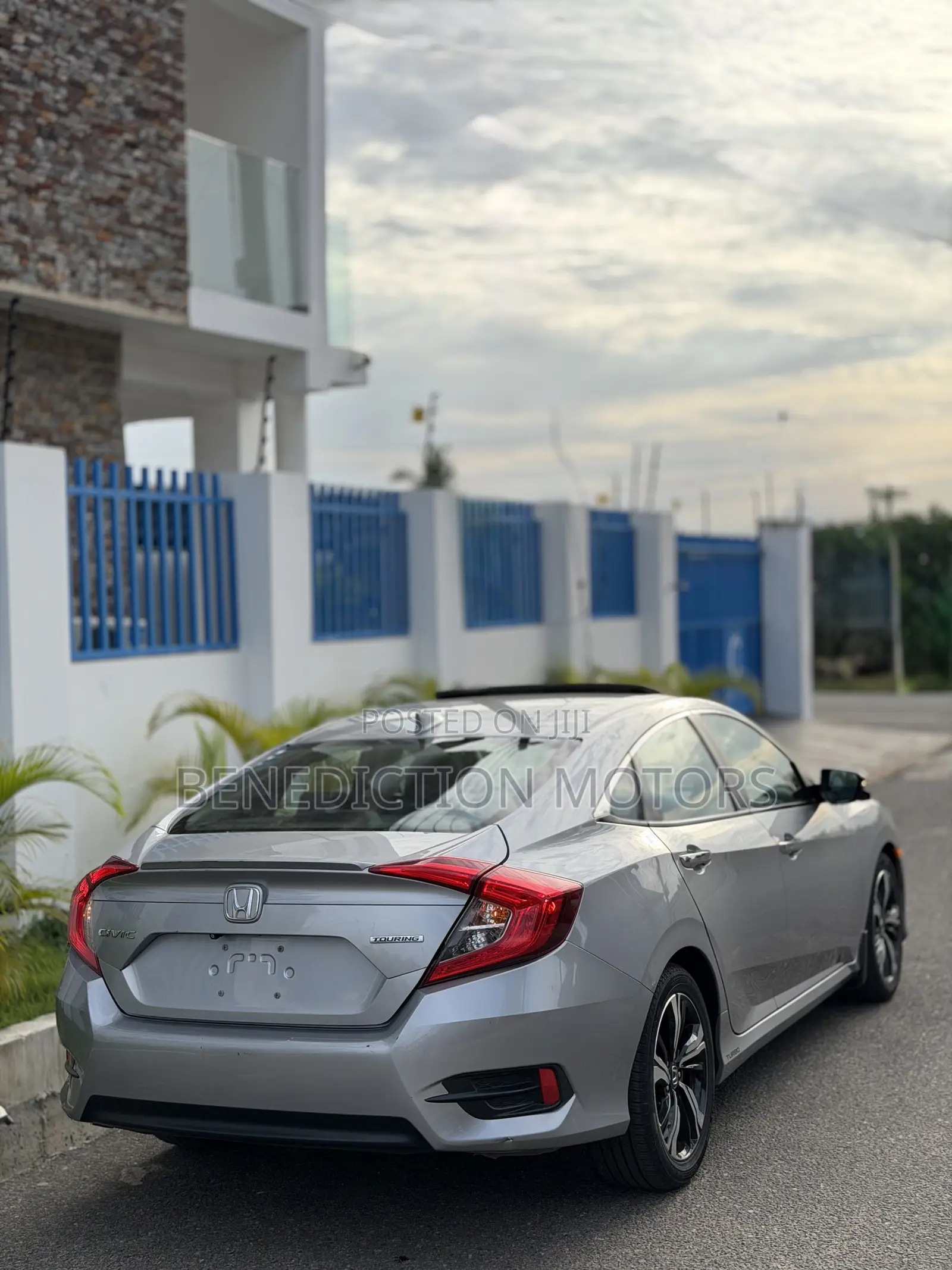 Honda Civic Touring 4dr Sedan (1.5L 4cyl) 2017 Silver