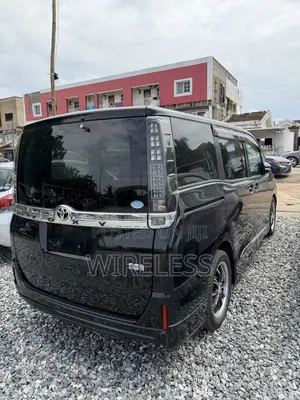 Toyota Voxy SV Premium 2014 Black
