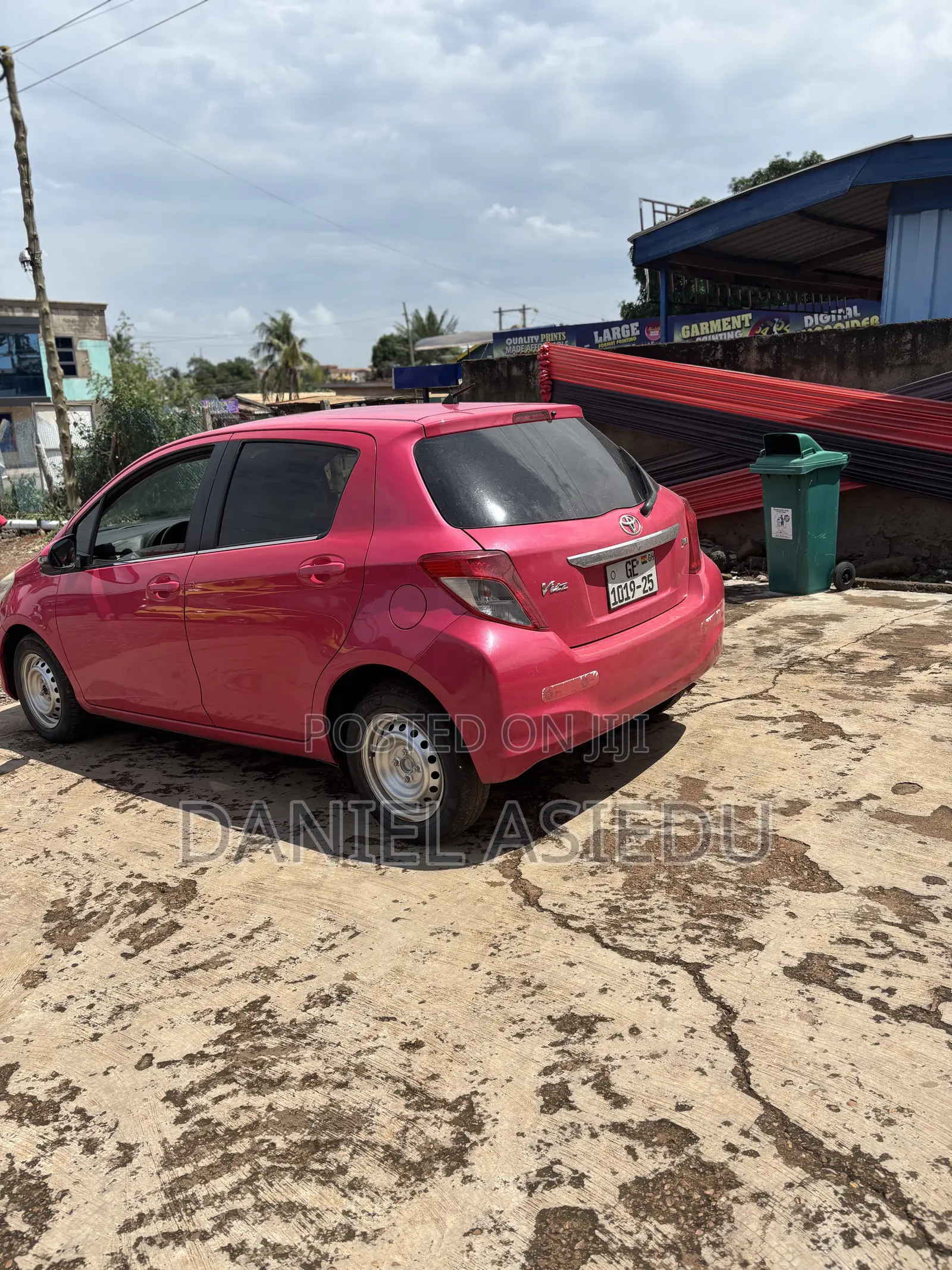 Toyota Vitz 1.0 FWD 3dr 2013 Pink