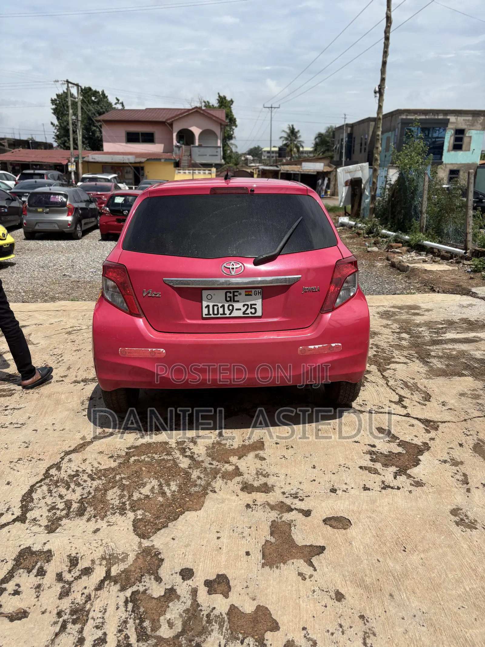 Toyota Vitz 1.0 FWD 3dr 2013 Pink