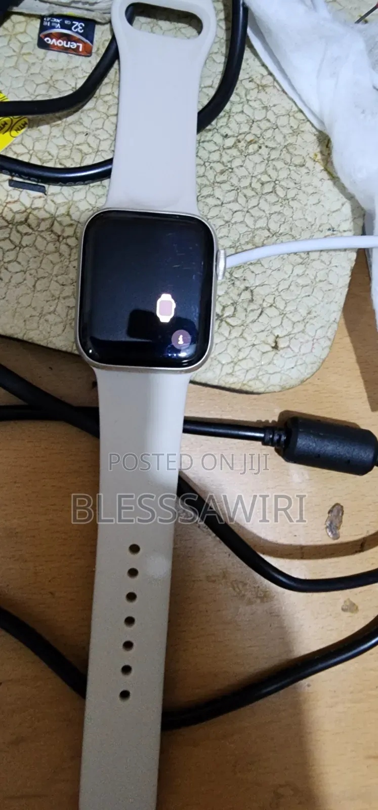 Apple Watch Series Se 2nd Gen 40mm (Gps + Cellular) - Starlight