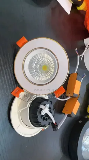 3color 7watts Spot Light