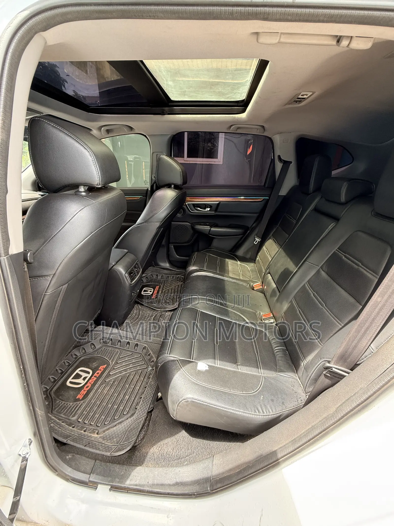 Honda CR-V Touring AWD 2019 White