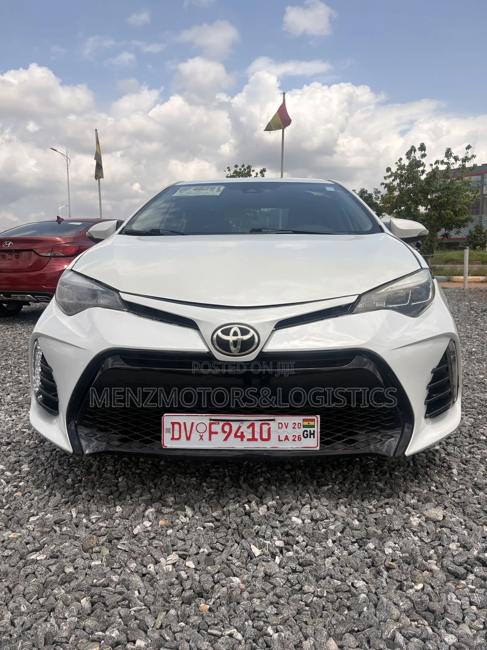 Toyota Corolla SE 4dr Sedan (1.8L 4cyl CVT) 2017 White