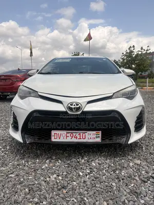 Toyota Corolla SE 4dr Sedan (1.8L 4cyl CVT) 2017 White