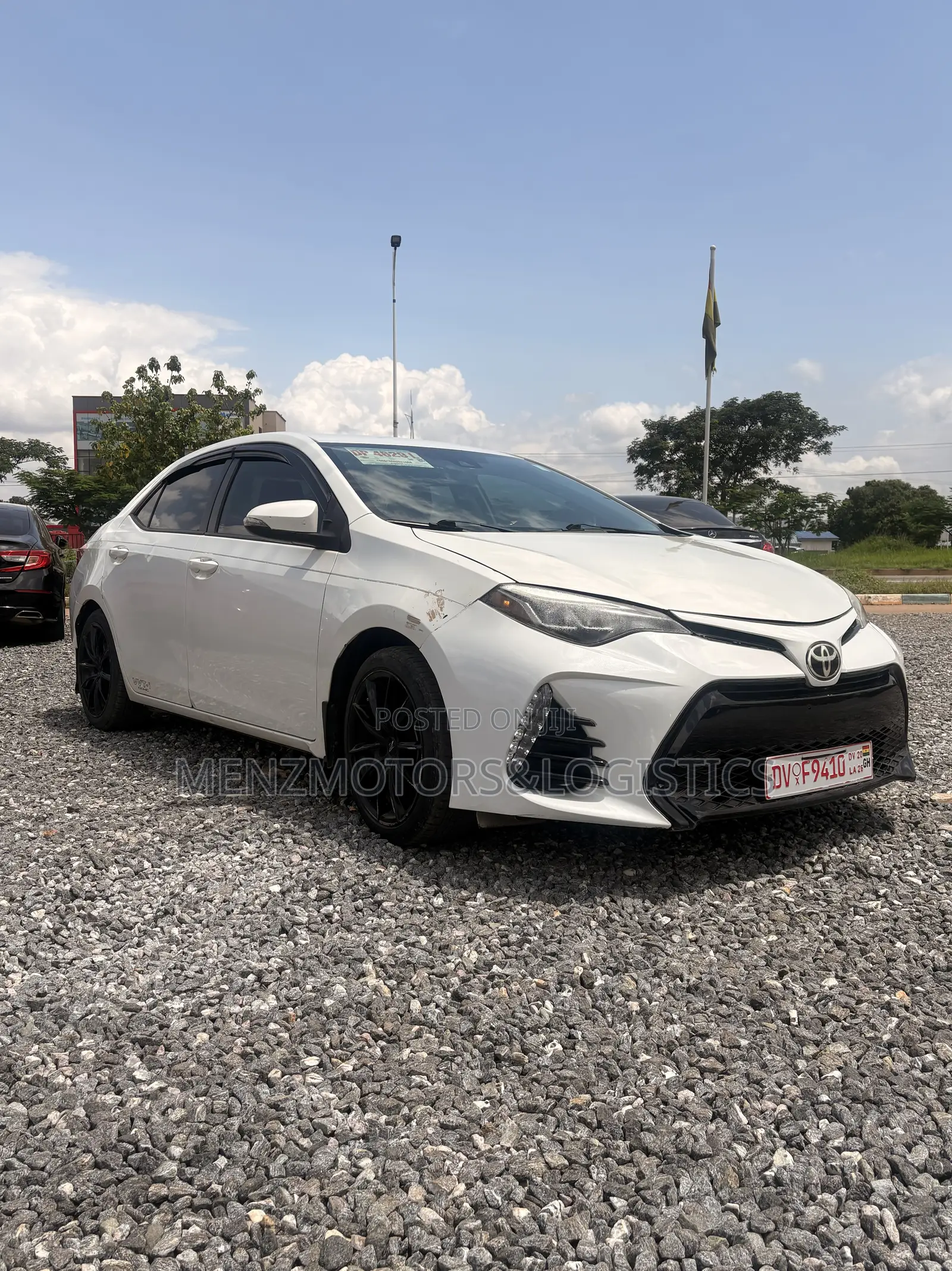 Toyota Corolla SE 4dr Sedan (1.8L 4cyl CVT) 2017 White