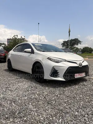 Toyota Corolla SE 4dr Sedan (1.8L 4cyl CVT) 2017 White