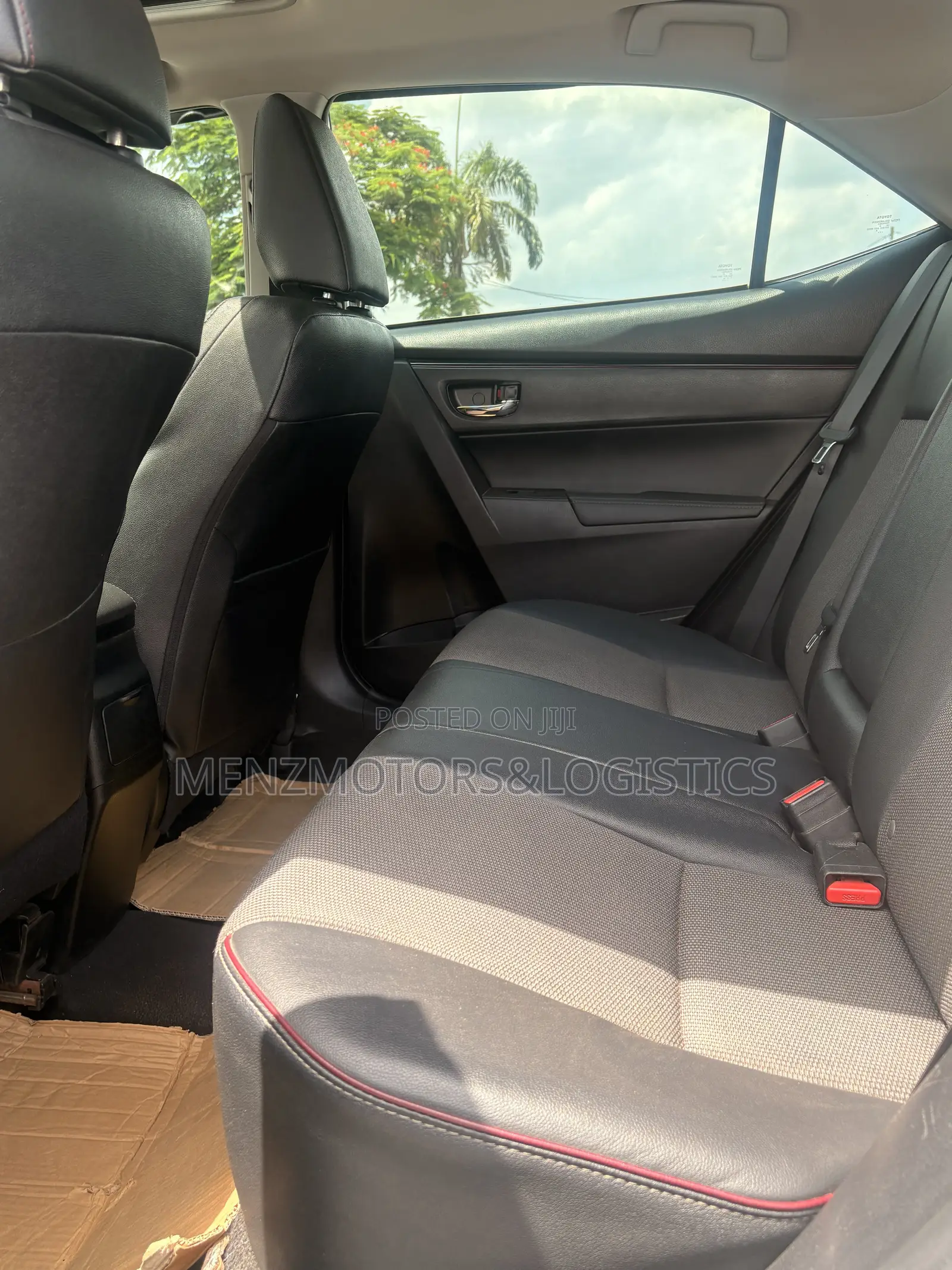 Toyota Corolla SE 4dr Sedan (1.8L 4cyl CVT) 2017 White