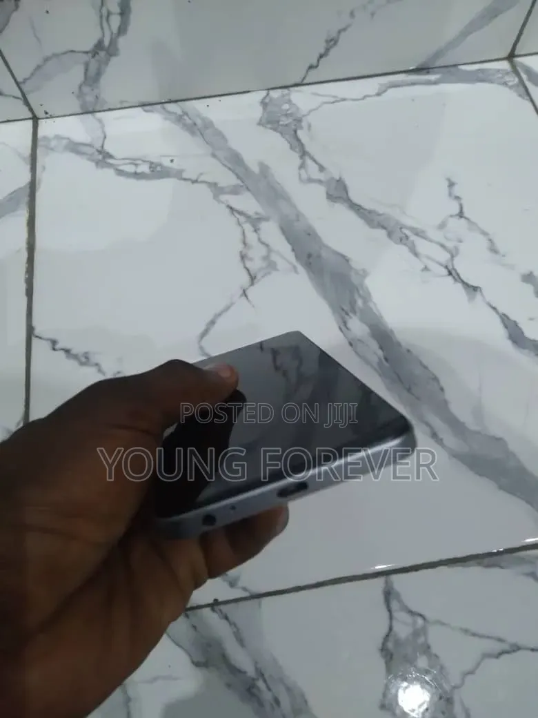 New Tecno Pop 20 64 GB Silver