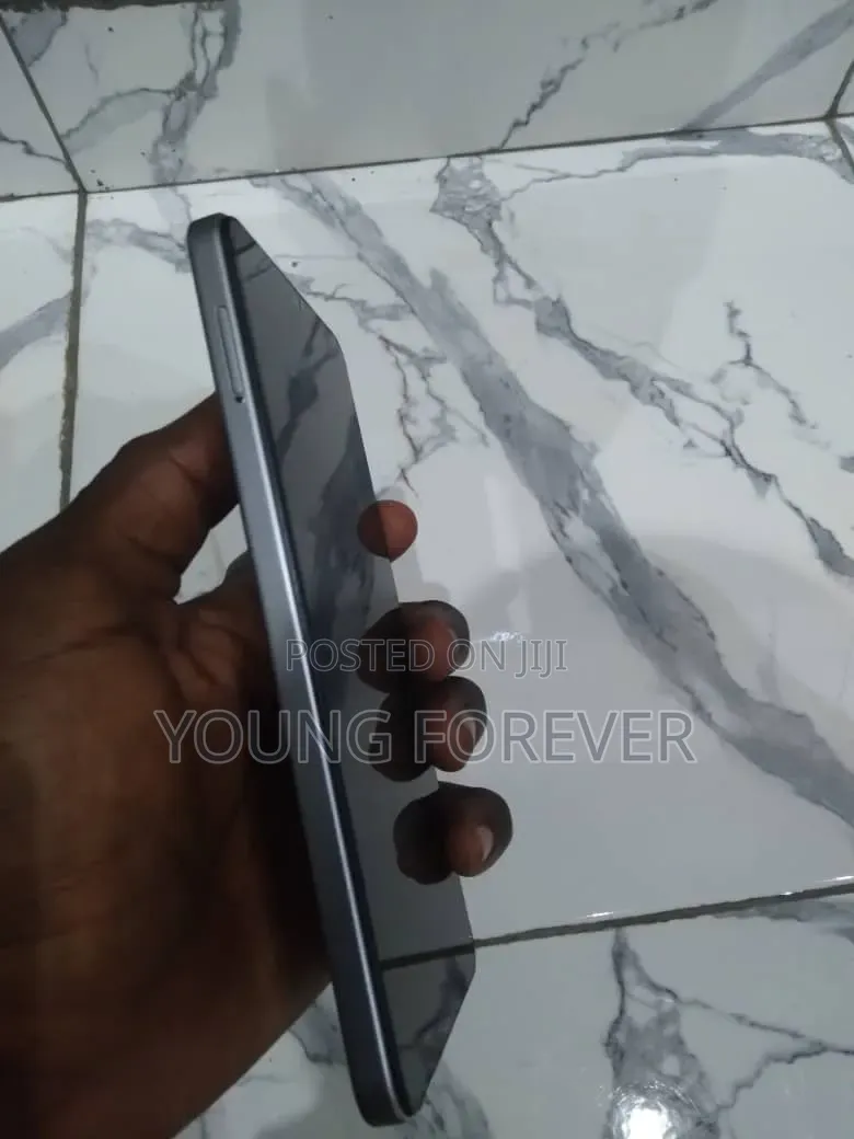 New Tecno Pop 20 64 GB Silver