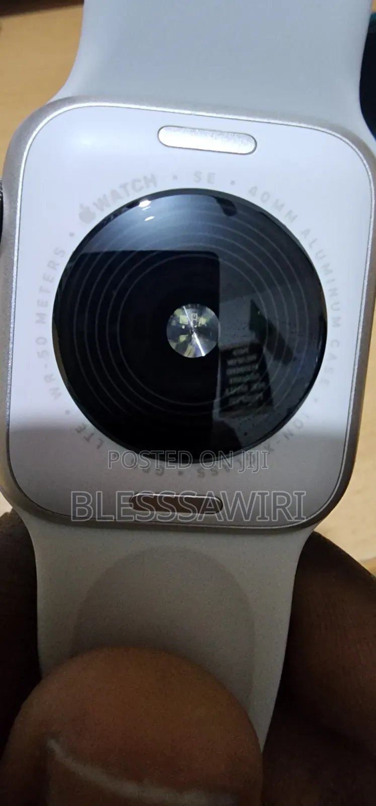 Apple Watch Series Se 2nd Gen 40mm (Gps + Cellular) - Starlight