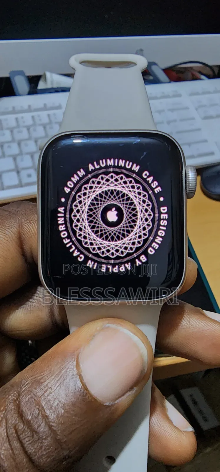 Apple Watch Series Se 2nd Gen 40mm (Gps + Cellular) - Starlight