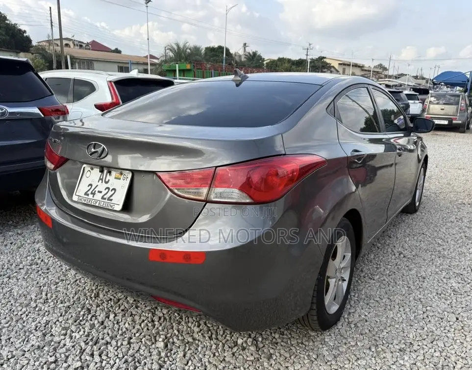 Hyundai Elantra GLS Sedan FWD (1.8L 4cyl 6A) 2013 Gray