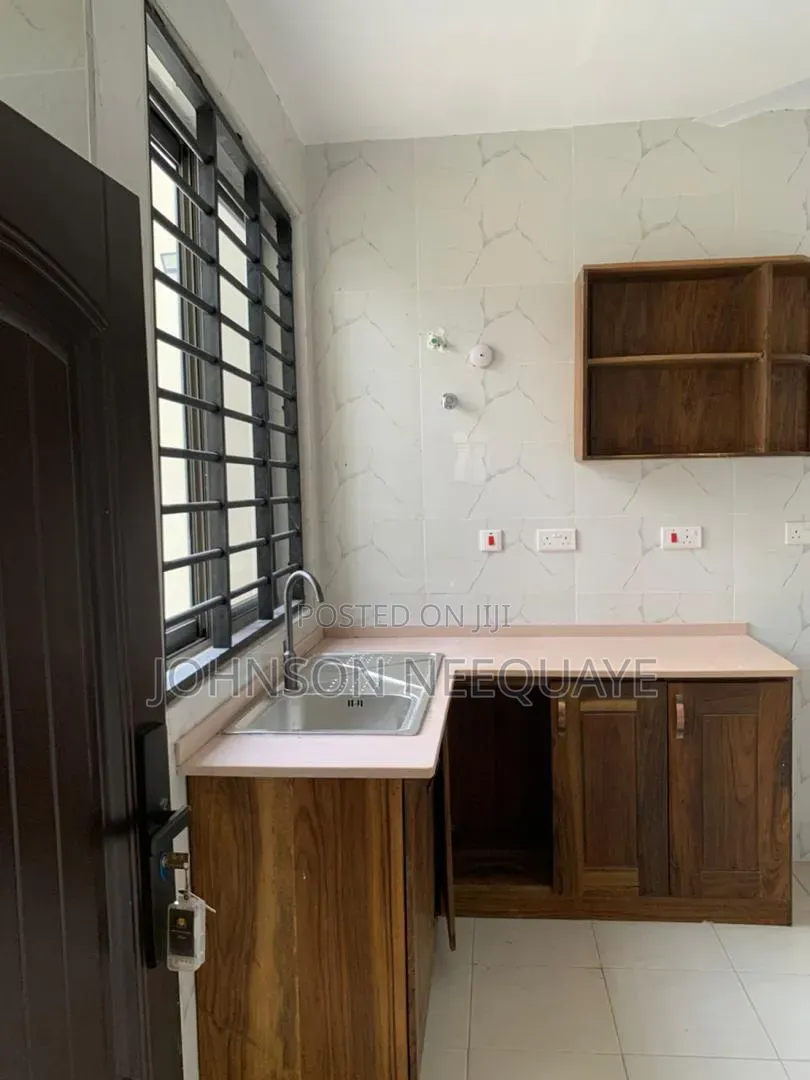 3bdrm Apartment in Collins Duada, Spintex for rent