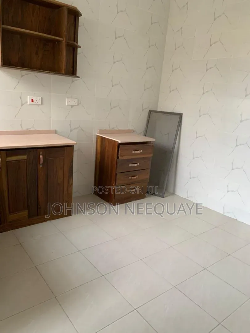 3bdrm Apartment in Collins Duada, Spintex for rent