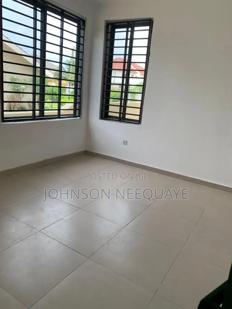 3bdrm Apartment in Collins Duada, Spintex for rent