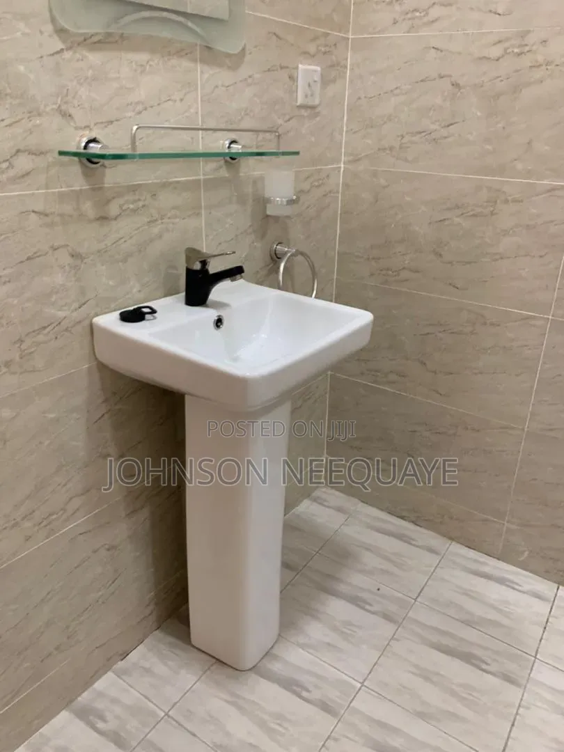 3bdrm Apartment in Collins Duada, Spintex for rent