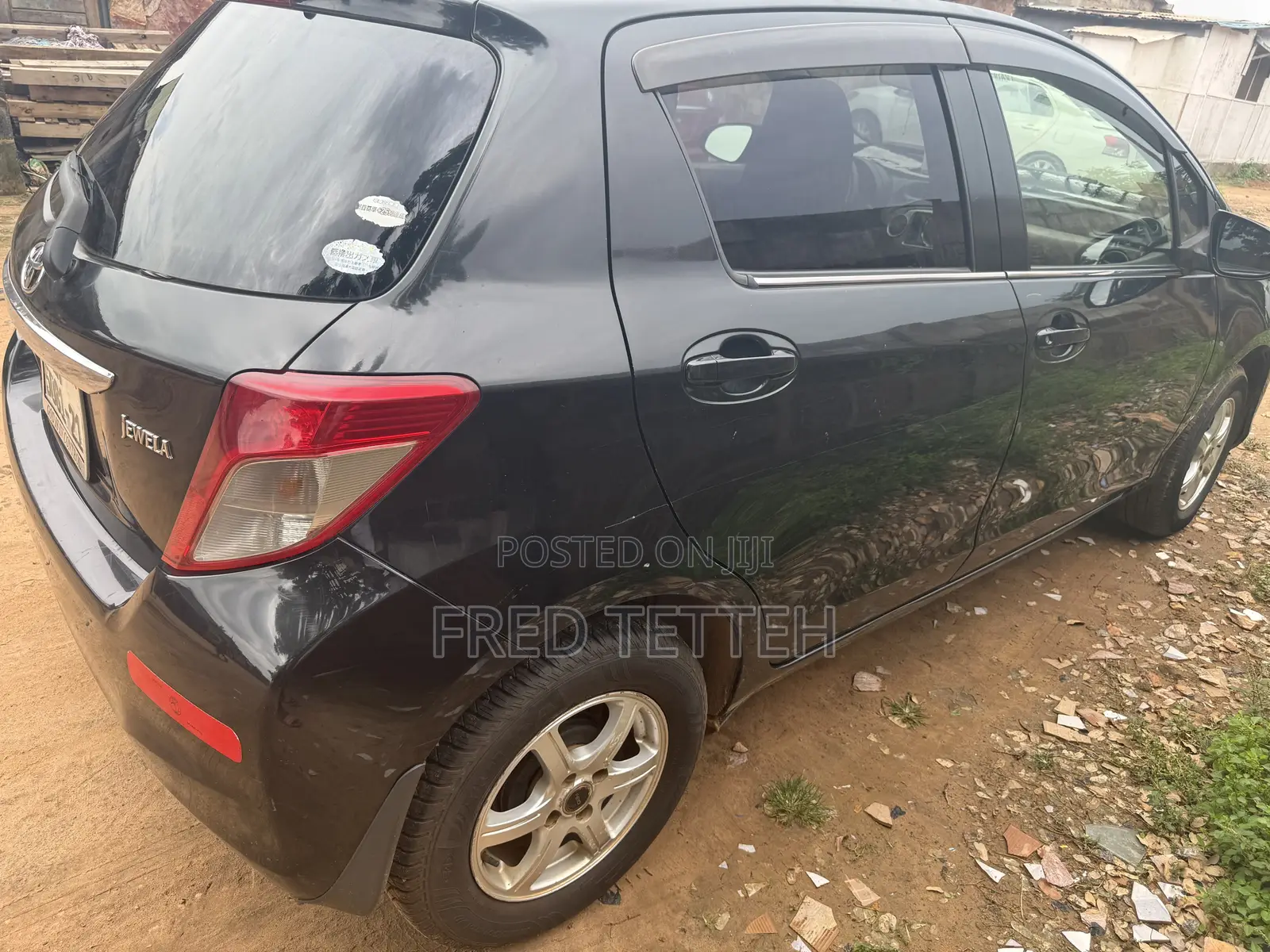 Toyota Vitz 1.3 AWD 5dr 2012 Black