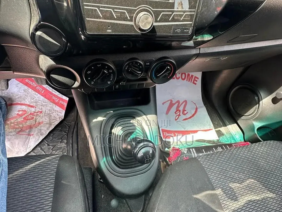 Toyota Hilux 2020 White