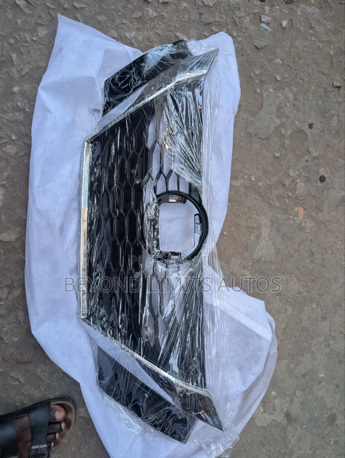 Nissan Sentra 2020,2021,2022,2023 Front Grille / Top Shell Available