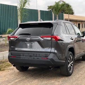 Toyota RAV4 2021 Gray