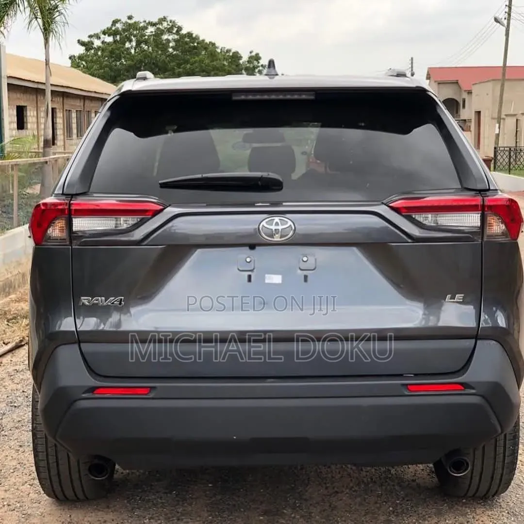 Toyota RAV4 2021 Gray