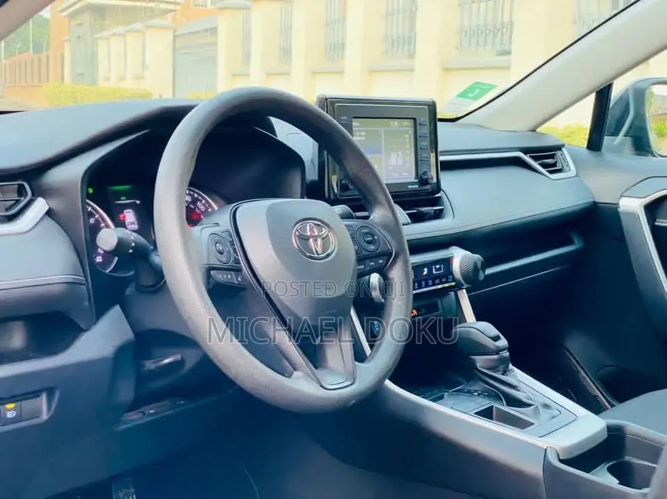 Toyota RAV4 2021 Gray