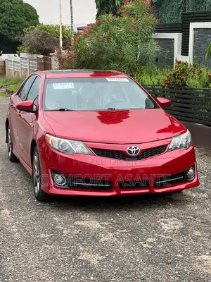 Toyota Camry XLE 4dr Sedan w/Prod. End 11/13 (2.5L 4cyl 6A) 2014 Red