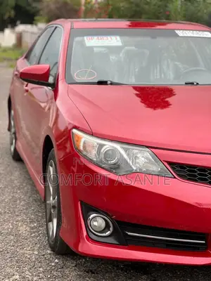 Toyota Camry XLE 4dr Sedan w/Prod. End 11/13 (2.5L 4cyl 6A) 2014 Red