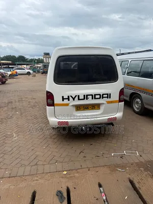 Hyundai H-100 2000 White
