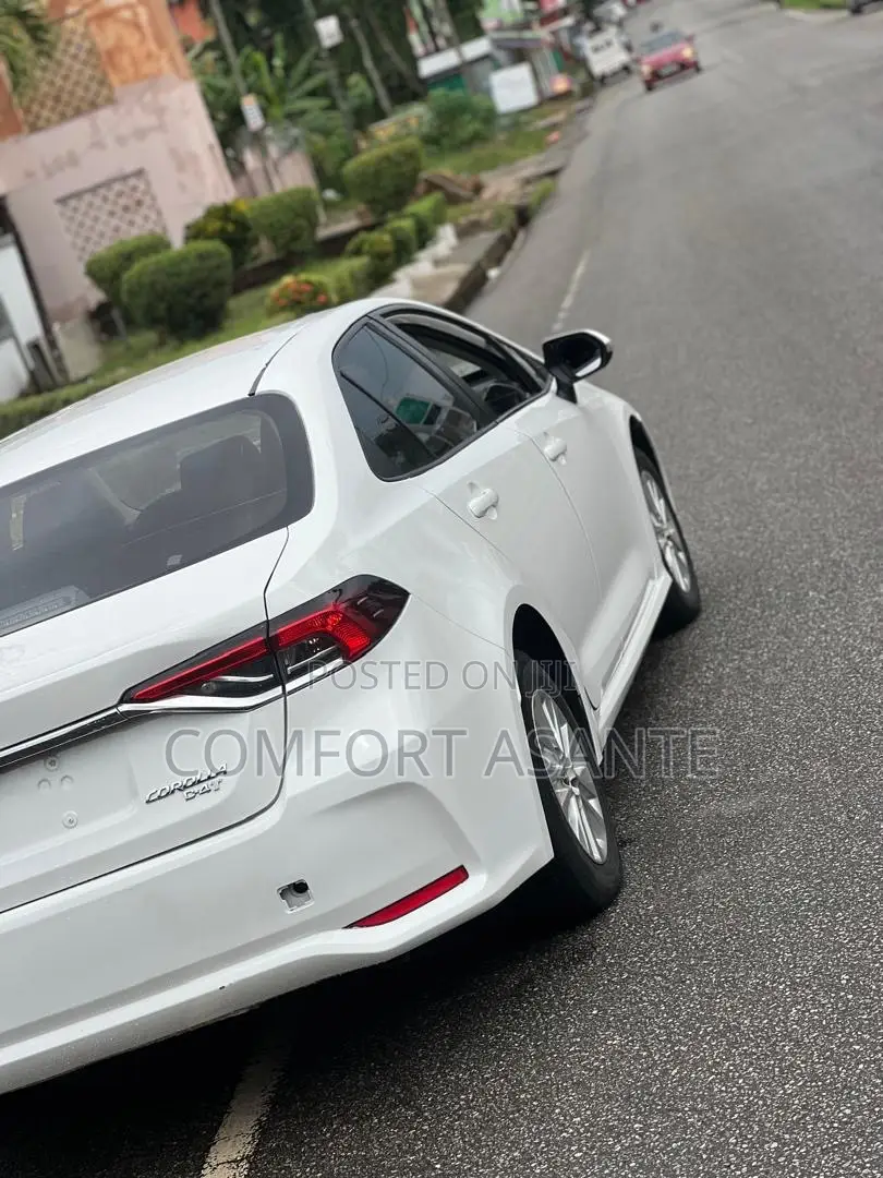Toyota Corolla L 2020 White