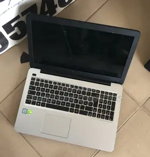 Laptop Asus F550CC 8GB Intel Core i5 HDD 1T