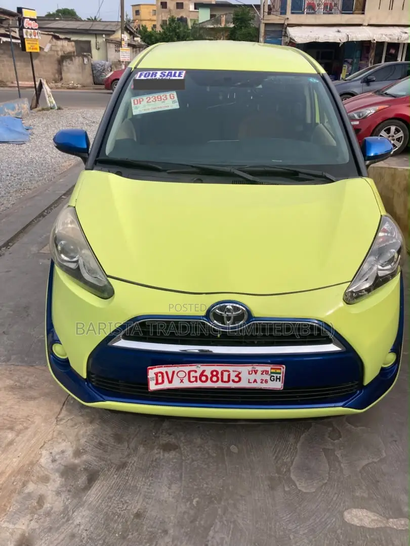 Toyota Sienta 1.5 AWD (6-seater) 2017 Green