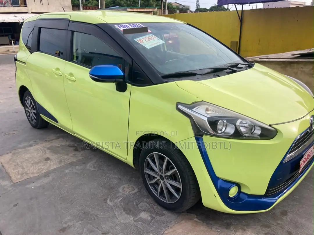 Toyota Sienta 1.5 AWD (6-seater) 2017 Green