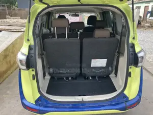 Toyota Sienta 1.5 AWD (6-seater) 2017 Green