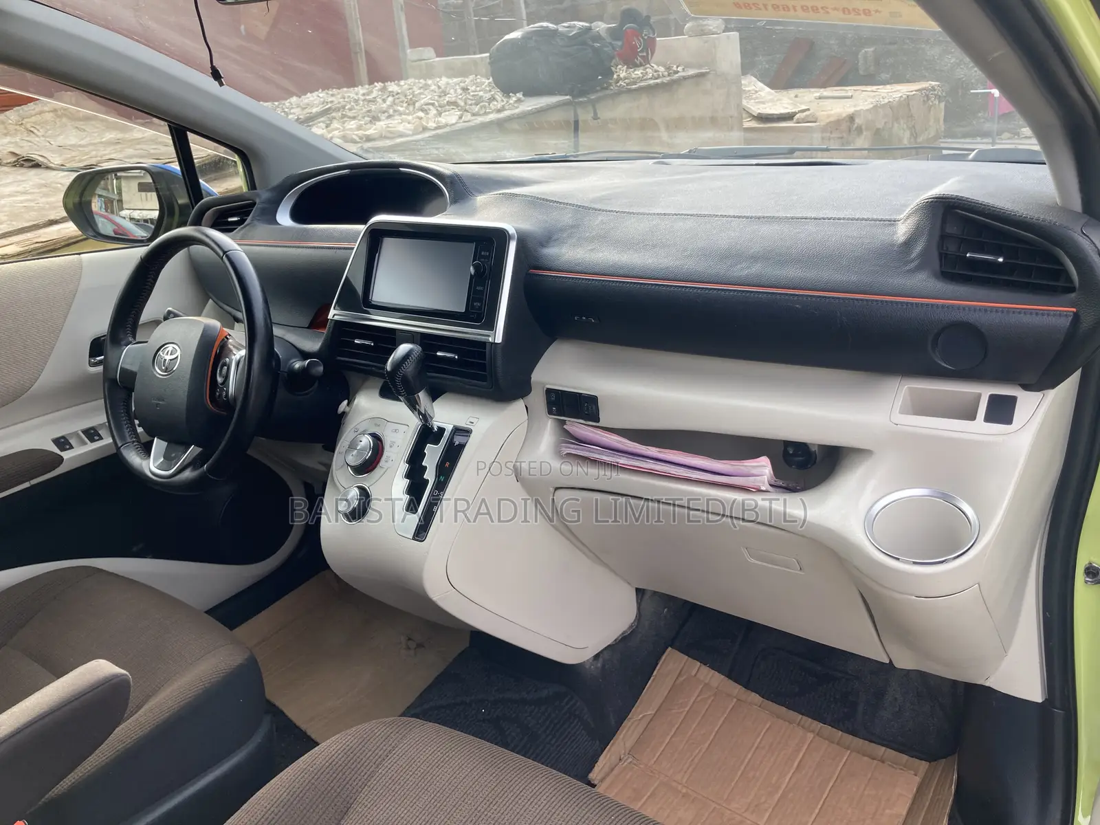 Toyota Sienta 1.5 AWD (6-seater) 2017 Green