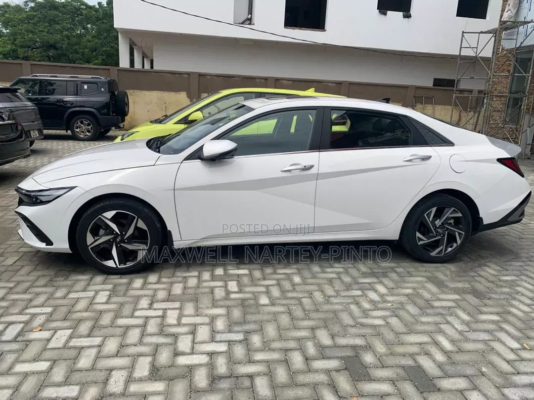 New Hyundai Elantra 2024 White